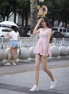 黄色视频app下载3.0.3oppo装妆2023,OPPO手机上的时尚冒险：《装妆2023》全新3.0.3版本体验指南-3